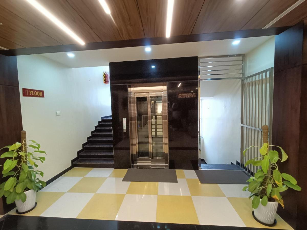 ホテル Sri Aswin Grand Nāmakkal エクステリア 写真