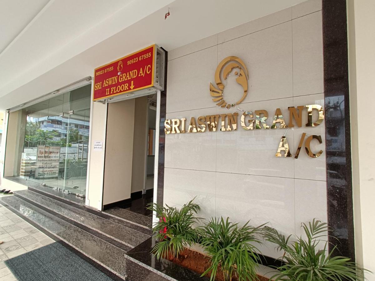 ホテル Sri Aswin Grand Nāmakkal エクステリア 写真