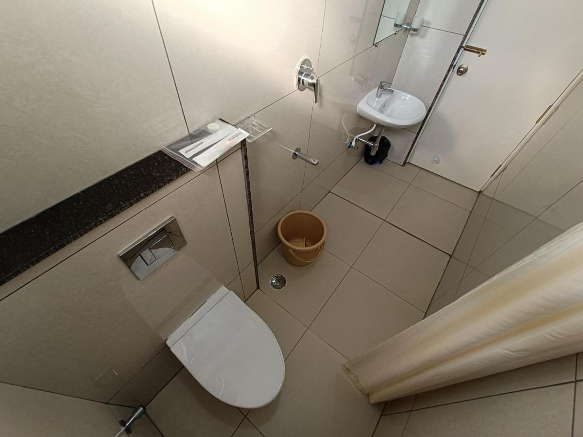 ホテル Sri Aswin Grand Nāmakkal エクステリア 写真