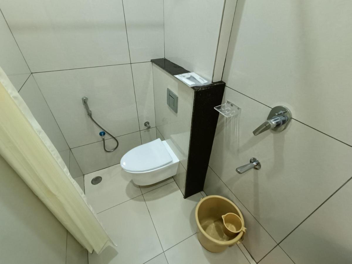ホテル Sri Aswin Grand Nāmakkal エクステリア 写真